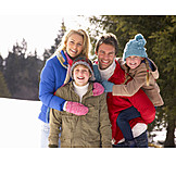   Familie, Winterurlaub, Winterspaziergang