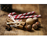   Nuts, Cinnamon stick, Anise star, Sugar bar