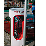   Elektroauto, Ladestation, Elektrotankstelle, Tesla