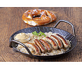   Bratwurst, Sauerkraut, Nürnberger würstchen